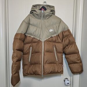 New Nike Windrunner PrimaLoft FB8185-248 Men’s Size M- Brown Jacket Coat $250
